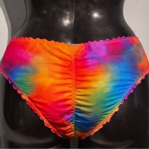 Luli Fama CIEN FUEGOS Bottom